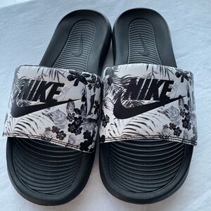 Nike Women's Victori One Floral Print Slides Size 9